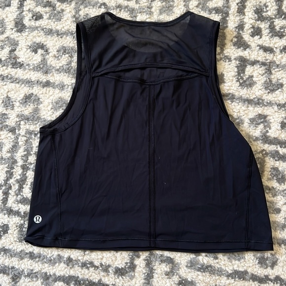 Cropped Lululemon running tank - Picture 2 of 2